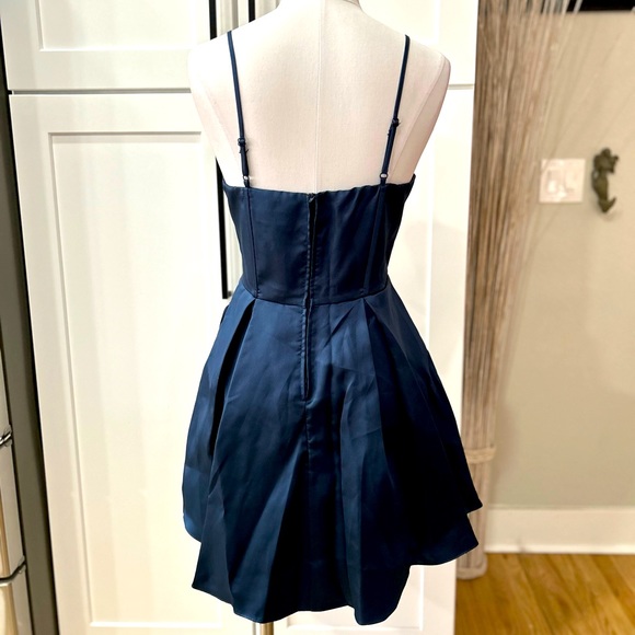 NWT B. Darlin Bustier Fit and Flair Dress with Side Pockets - Picture 5 of 10